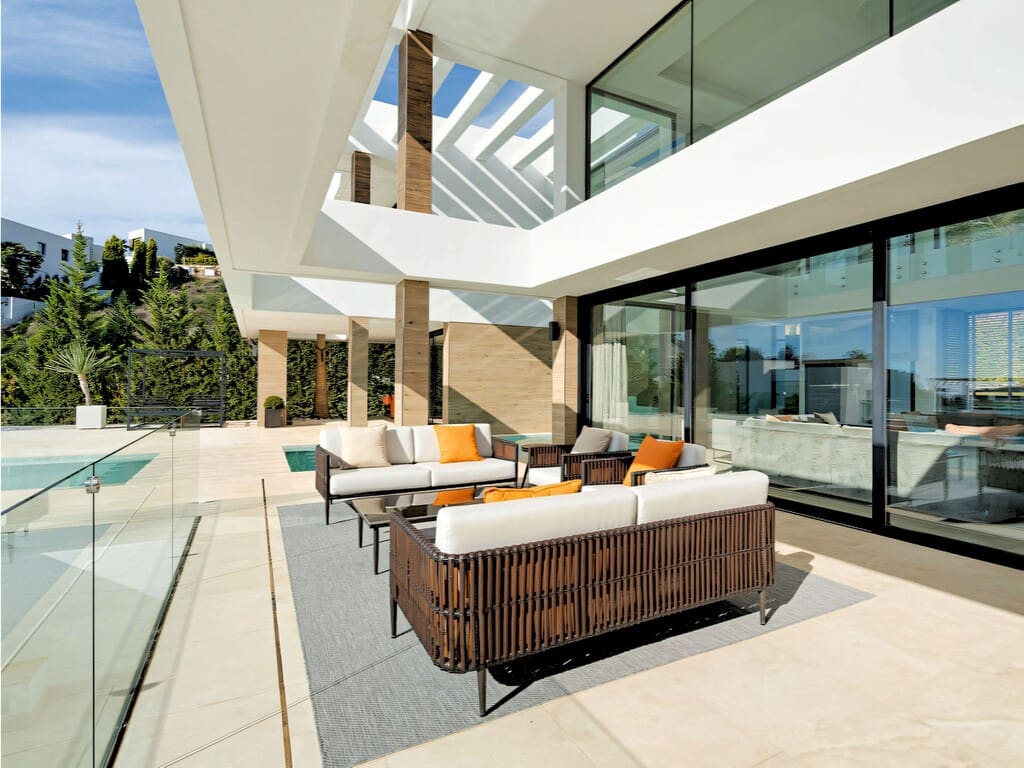 5 bedroom Villa for sale in Benahavis with pool garage - € 4,595,000 (Ref: 9819994)