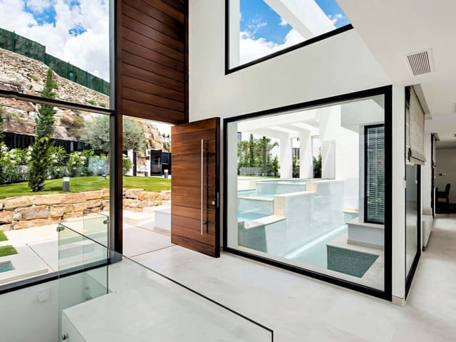5 bedroom Villa for sale in Benahavís with pool garage - € 4,595,000 (Ref: 9819994)