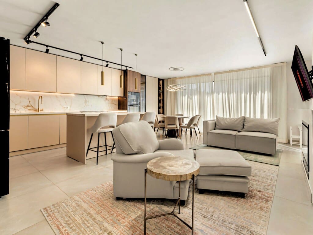 Casa de 4 habitaciones en New Golden Mile en venta con piscina garaje - 795.000 € (Ref: 9822335)