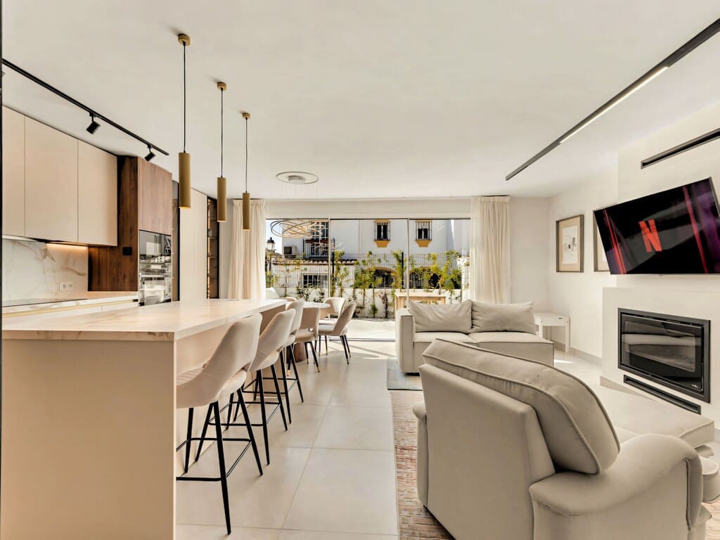 Casa de 4 habitaciones en New Golden Mile en venta con piscina garaje - 795.000 € (Ref: 9822335)