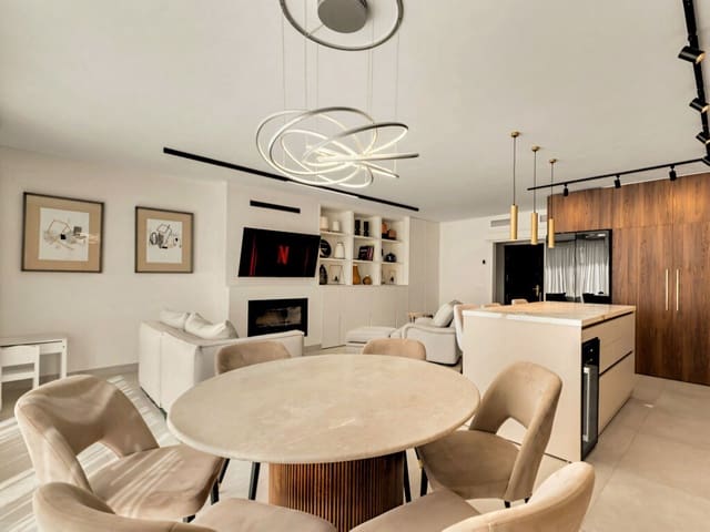 4 soverom Hus til salgs i New Golden Mile, Estepona med svømmebasseng garasje - € 749 000 (Ref: 9822335)