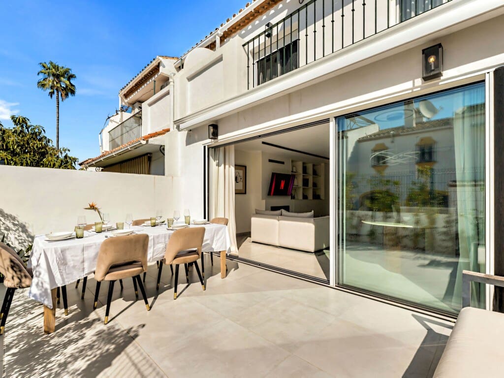 Casa de 4 habitaciones en New Golden Mile en venta con piscina garaje - 795.000 € (Ref: 9822335)