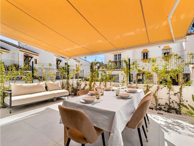 4 soverom Hus til salgs i New Golden Mile, Estepona med svømmebasseng garasje - € 749 000 (Ref: 9822335)