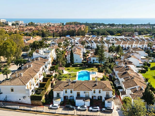 4 soverom Hus til salgs i New Golden Mile, Estepona med svømmebasseng garasje - € 749 000 (Ref: 9822335)