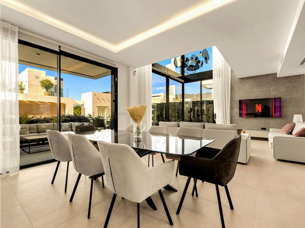 5 camera da letto Villetta Bifamiliare in vendita in Rio Real con piscina - 1.950.000 € (Rif: 9822336)