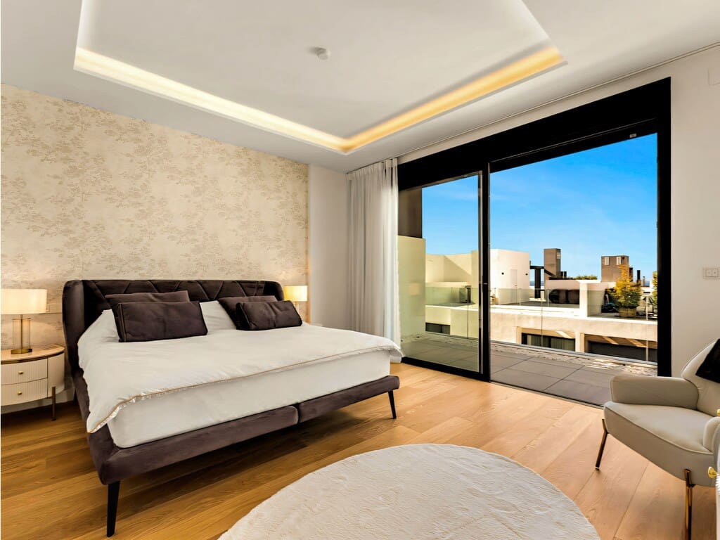 5 camera da letto Villetta Bifamiliare in vendita in Rio Real con piscina - 1.950.000 € (Rif: 9822336)