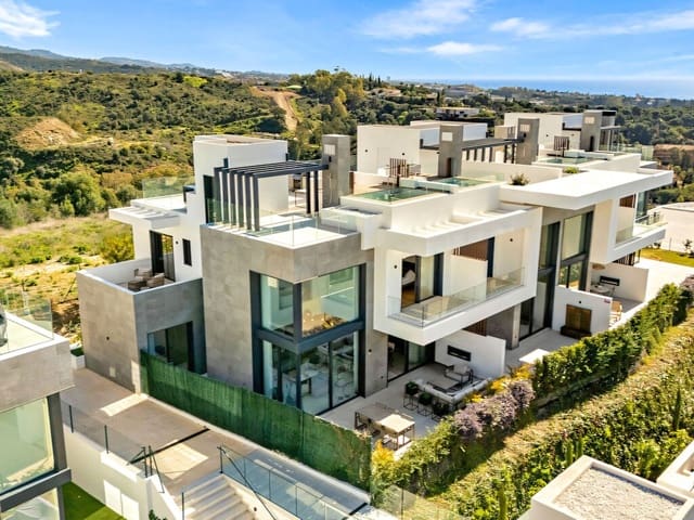 5 camera da letto Villetta Bifamiliare in vendita in Río Real, Marbella con piscina - 1.950.000 € (Rif: 9822336)
