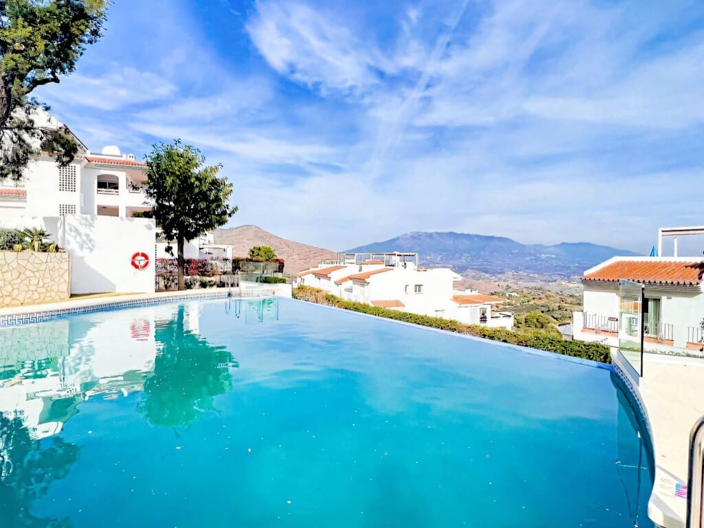 2 quarto Apartamento para venda em La Mairena com piscina garagem - 399 000 € (Ref: 9824644)