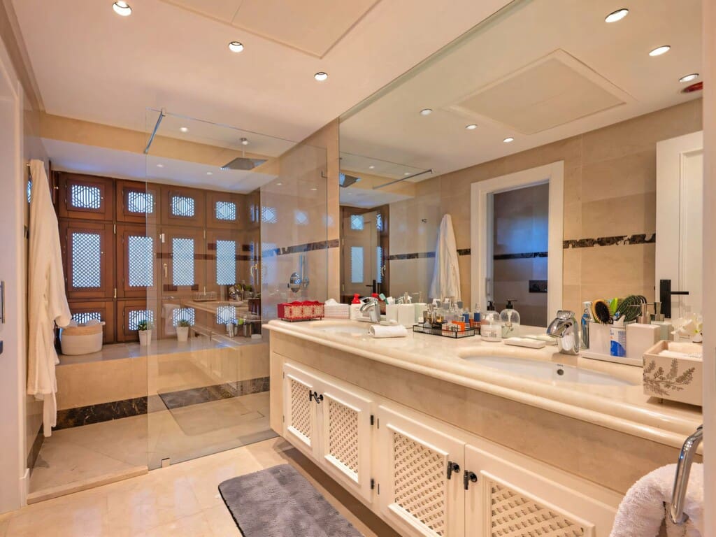 3 camera da letto Appartamento in vendita in Nueva Andalucia con piscina garage - 1.550.000 € (Rif: 9826347)