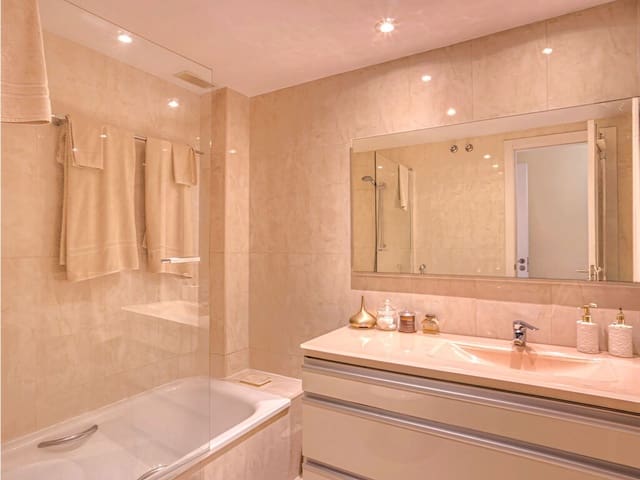3 soverom Leilighet til salgs i Golden Mile, Marbella med svømmebasseng garasje - € 895 000 (Ref: 9826348)