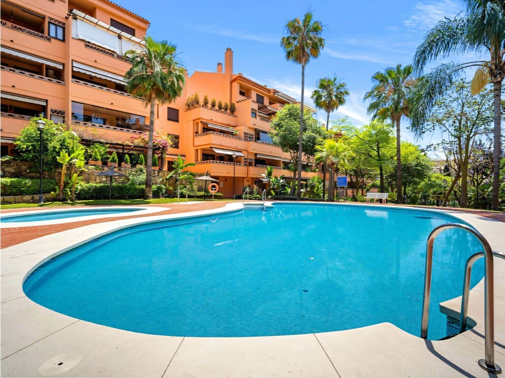 3 Zimmer Apartment zu verkaufen in Golden Mile mit Pool Garage - 895.000 € (Ref: 9826348)