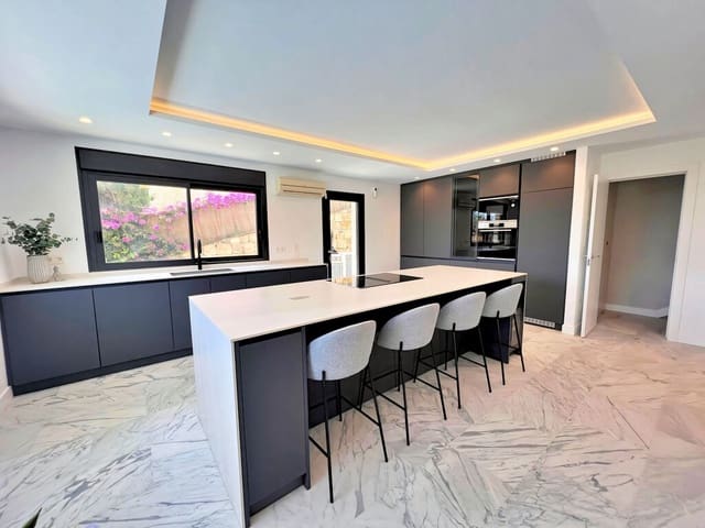 5 chambre Villa/Maison à vendre à Riviera del Sol, Mijas avec piscine garage - 1 595 000 € (Ref: 9828766)