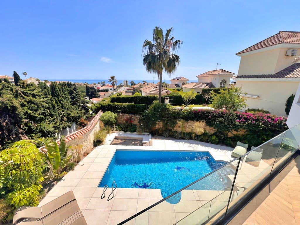 5 chambre Villa/Maison à vendre à Riviera del Sol avec piscine garage - 1 595 000 € (Ref: 9828766)