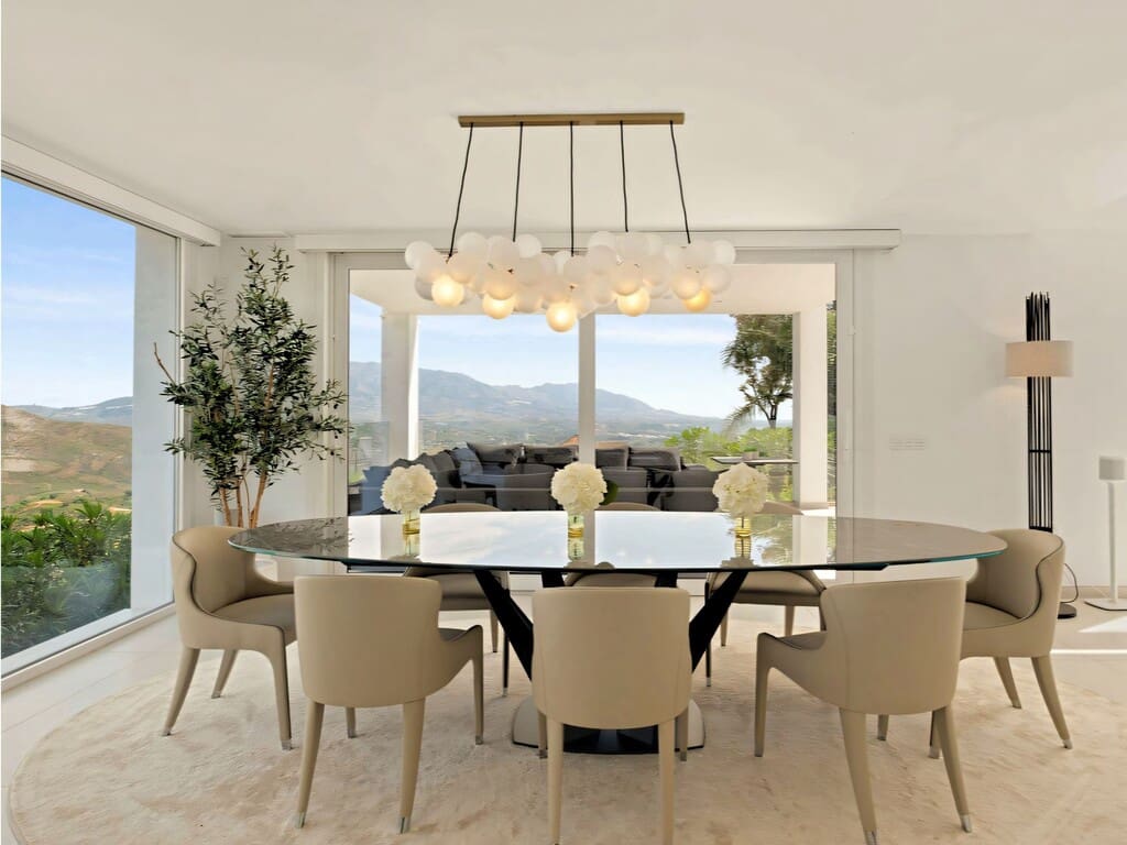 4 bedroom Villa for sale in La Mairena with pool garage - € 3,650,000 (Ref: 9828767)