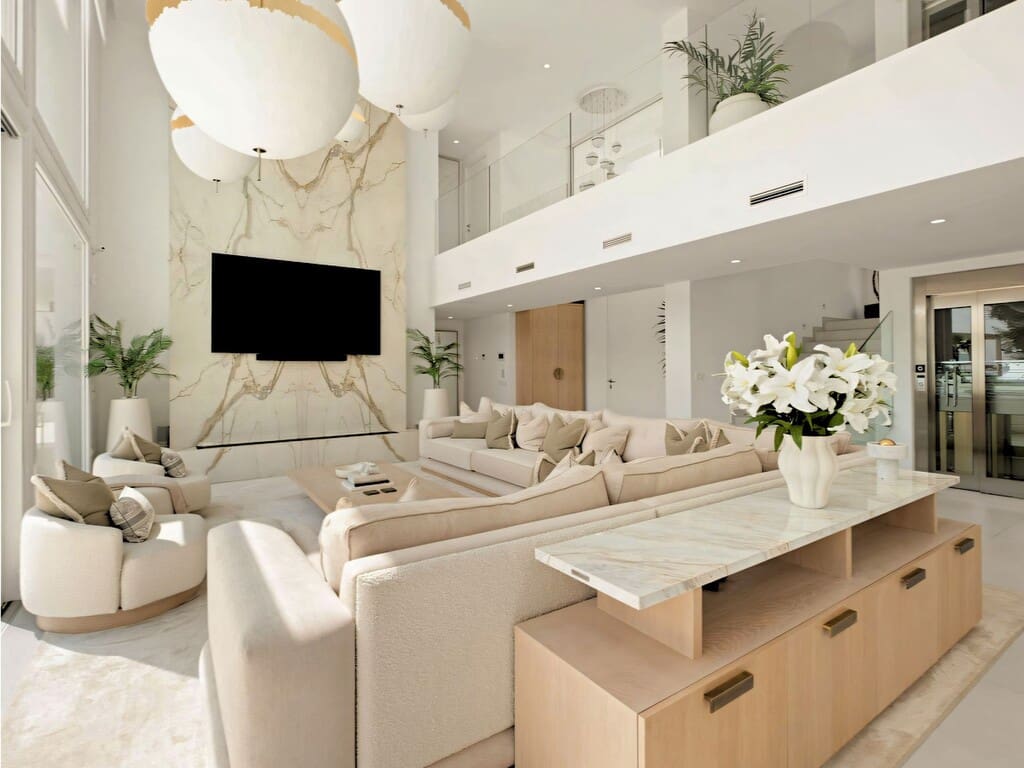 4 bedroom Villa for sale in La Mairena with pool garage - € 3,650,000 (Ref: 9828767)