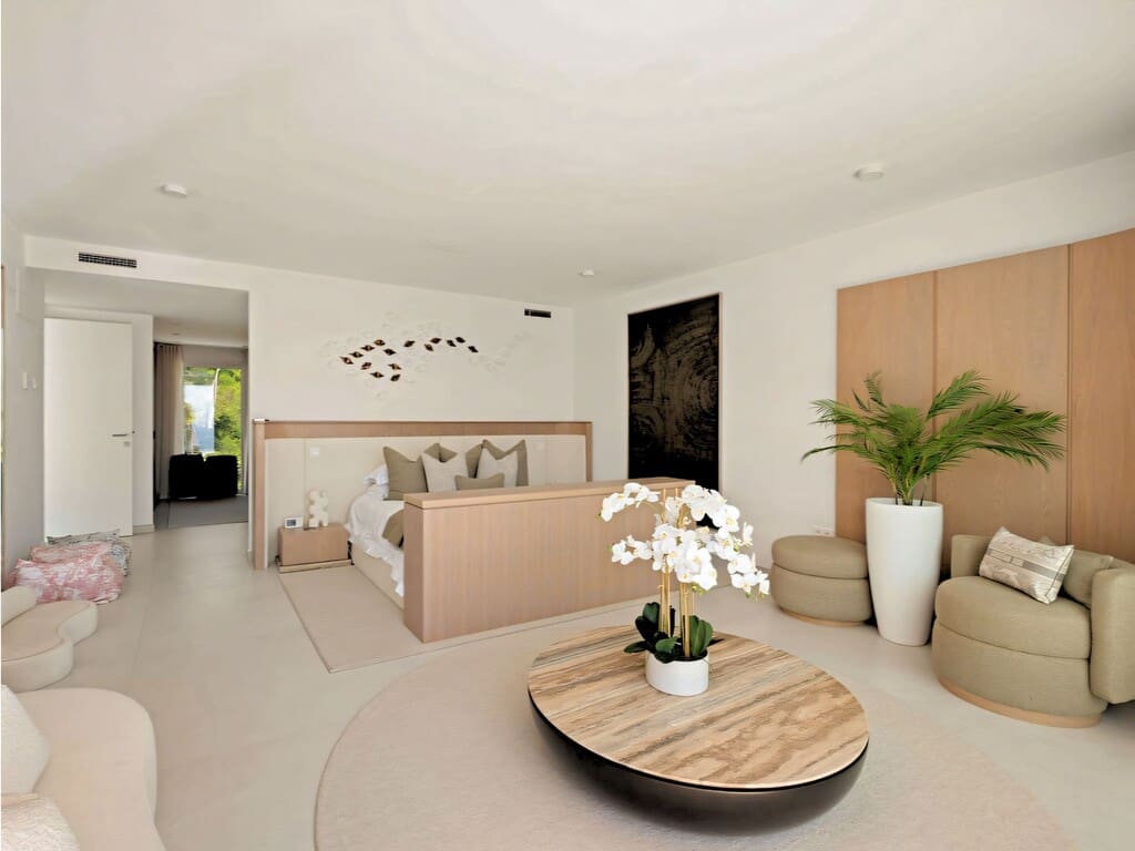 4 bedroom Villa for sale in La Mairena with pool garage - € 3,650,000 (Ref: 9828767)