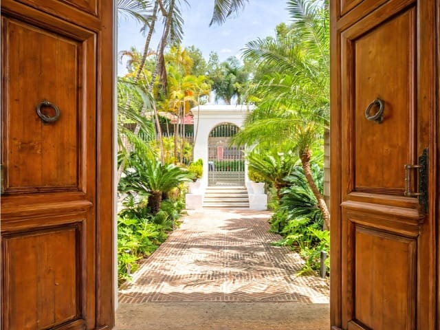 6 soveværelse Villa til salg i Golden Mile, Marbella med swimmingpool garage - € 11.950.000 (Ref: 9828768)