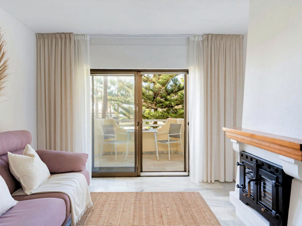 2 bedroom Apartment for sale in La Cala de Mijas with pool garage - € 520,000 (Ref: 9830847)
