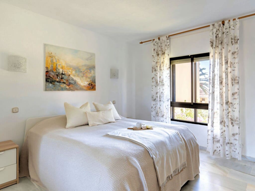 2 bedroom Apartment for sale in La Cala de Mijas with pool garage - € 520,000 (Ref: 9830847)