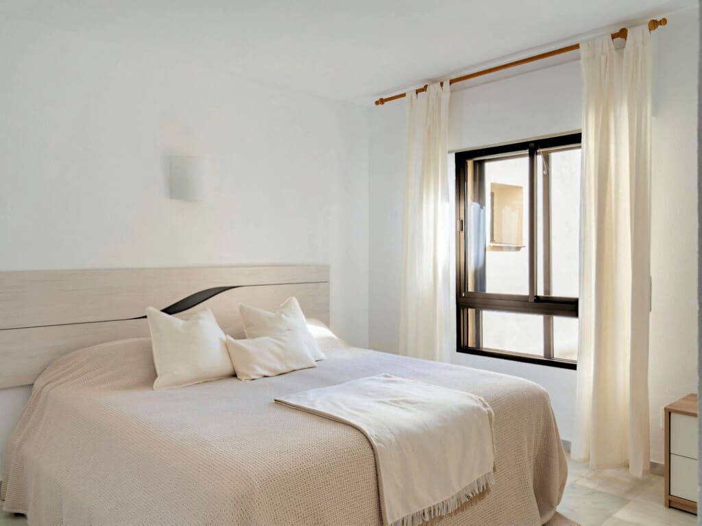 2 bedroom Apartment for sale in La Cala de Mijas with pool garage - € 520,000 (Ref: 9830847)