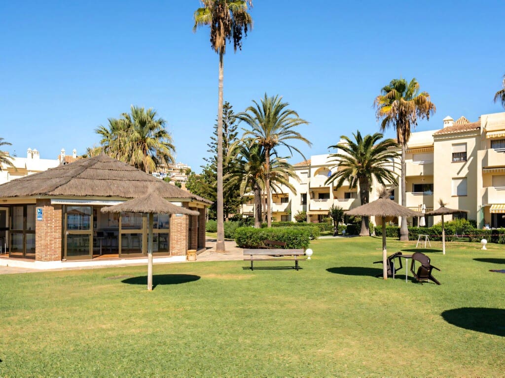 2 bedroom Apartment for sale in La Cala de Mijas with pool garage - € 520,000 (Ref: 9830847)