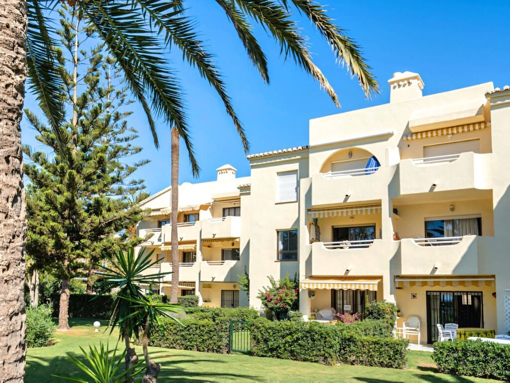 2 bedroom Apartment for sale in La Cala de Mijas with pool garage - € 520,000 (Ref: 9830847)