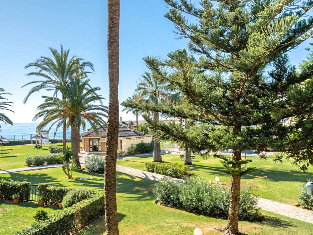 2 bedroom Apartment for sale in La Cala de Mijas with pool garage - € 520,000 (Ref: 9830847)