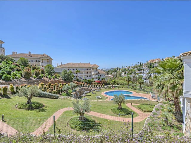 2 Zimmer Penthouse zu verkaufen in Nueva Andalucia, Marbella mit Pool Garage - 658.000 € (Ref: 9835975)