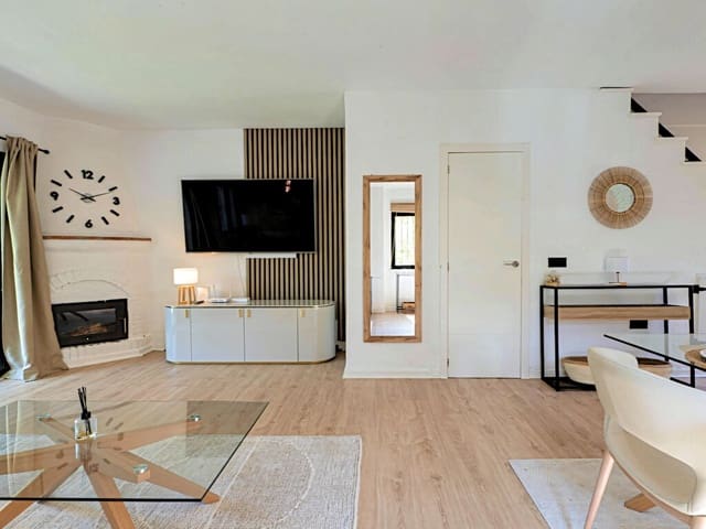 2 soverom Hus til salgs i Calahonda, Mijas med svømmebasseng garasje - € 495 000 (Ref: 9840856)