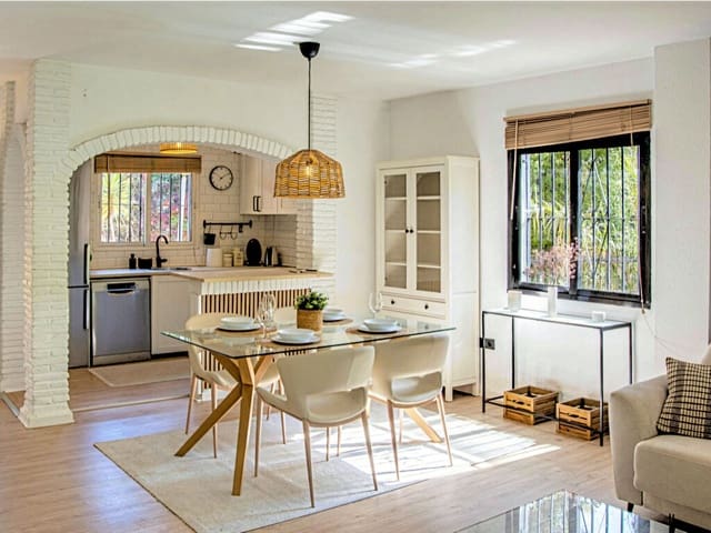 2 soverom Hus til salgs i Calahonda, Mijas med svømmebasseng garasje - € 495 000 (Ref: 9840856)