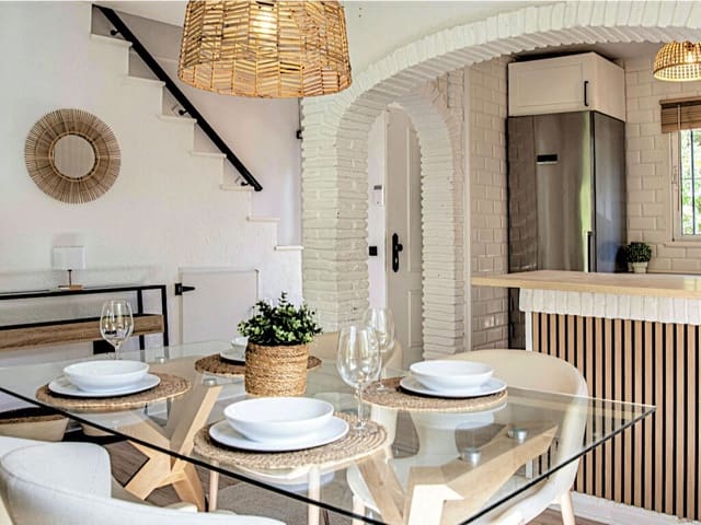 2 soverom Hus til salgs i Calahonda, Mijas med svømmebasseng garasje - € 495 000 (Ref: 9840856)