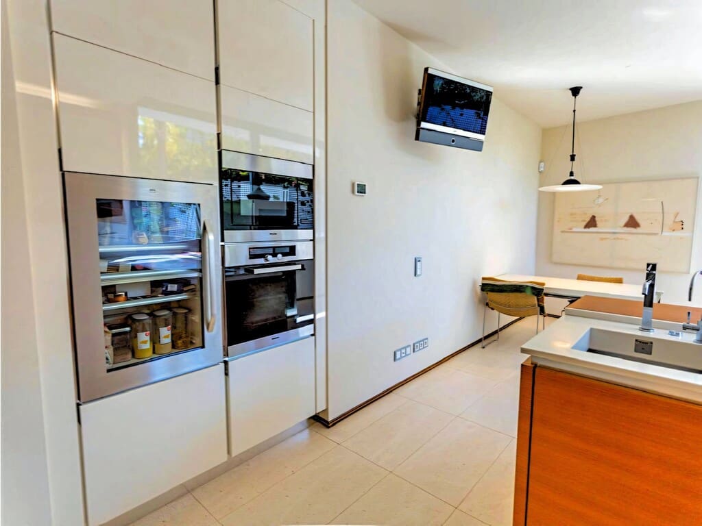4 bedroom Villa for sale in Golden Mile with pool garage - € 2,700,000 (Ref: 9842679)