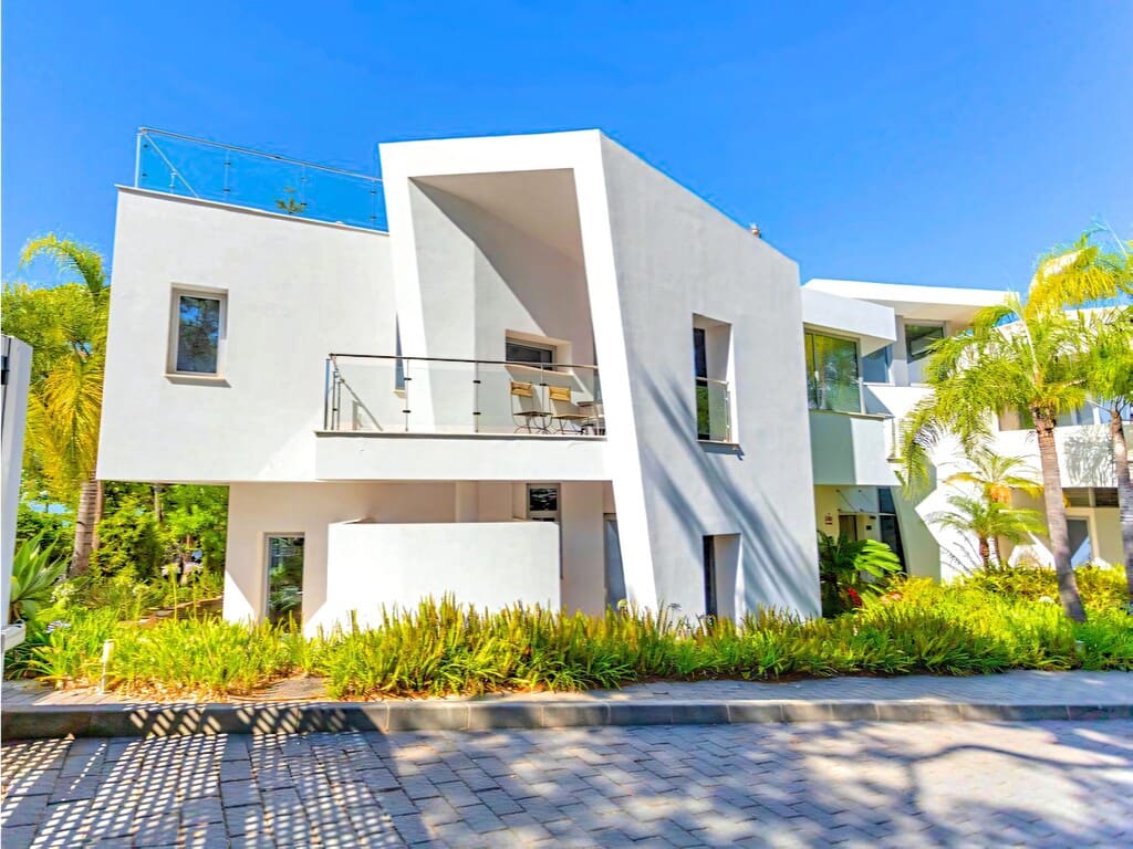 4 bedroom Villa for sale in Golden Mile with pool garage - € 2,700,000 (Ref: 9842679)