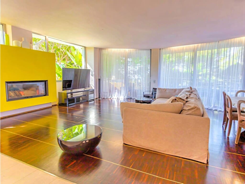 4 bedroom Villa for sale in Golden Mile with pool garage - € 2,700,000 (Ref: 9842679)