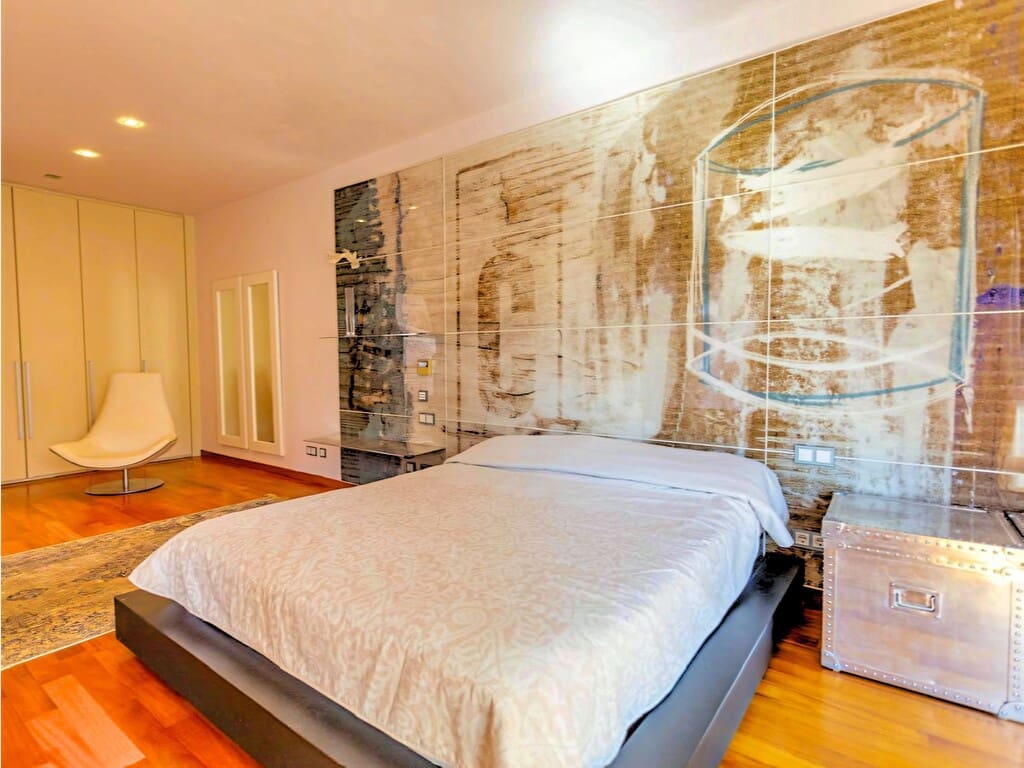 4 bedroom Villa for sale in Golden Mile with pool garage - € 2,700,000 (Ref: 9842679)