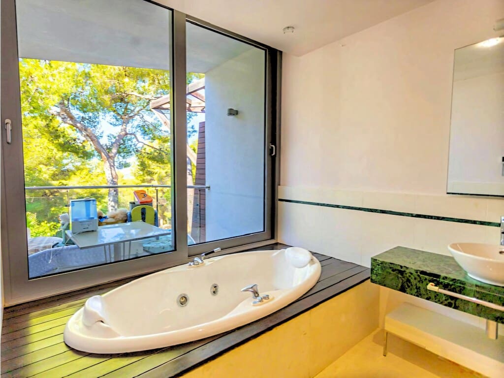 4 bedroom Villa for sale in Golden Mile with pool garage - € 2,700,000 (Ref: 9842679)