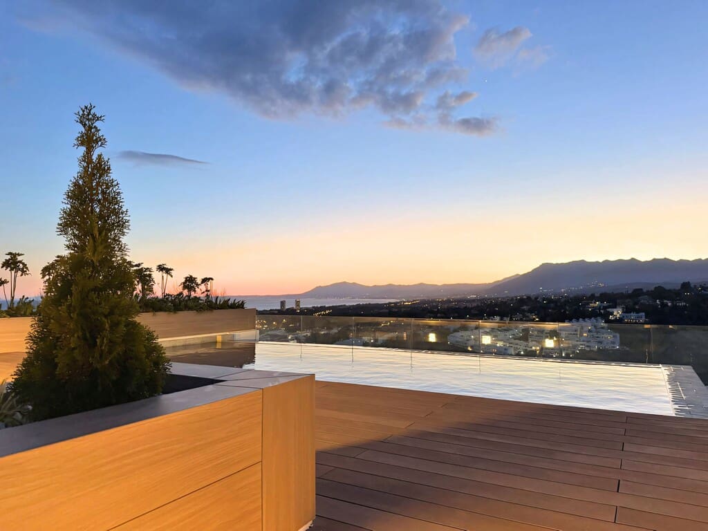 3 soverom Penthouse til salgs i Marbella med svømmebasseng garasje - € 1 790 000 (Ref: 9845086)