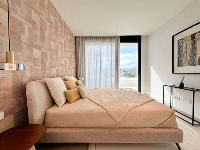 3 soverom Penthouse til salgs i Marbella med svømmebasseng garasje - € 1 790 000 (Ref: 9845086)