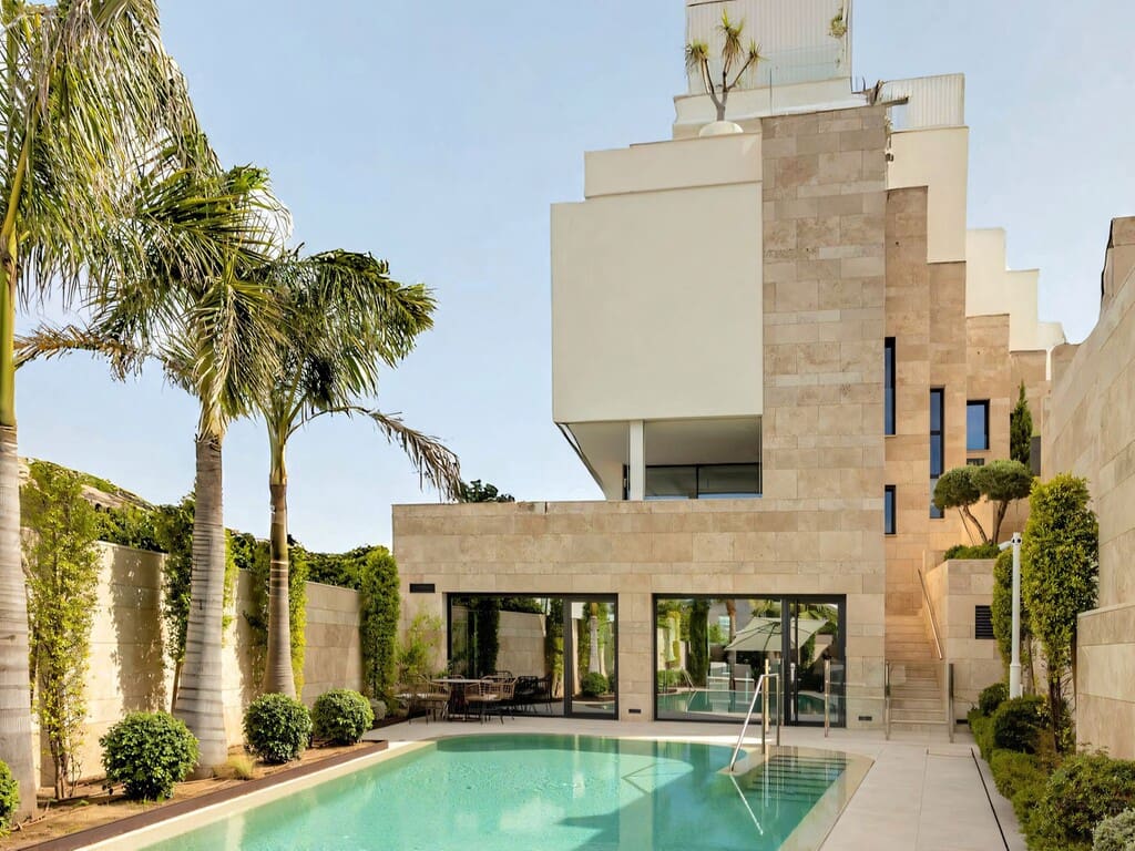3 slaapkamer Appartement te koop in La Quinta met zwembad garage - € 2.970.000 (Ref: 9849126)
