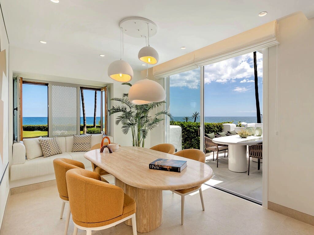 Apartamento de 3 habitaciones en Estepona en venta con piscina - 2.995.000 € (Ref: 9850948)