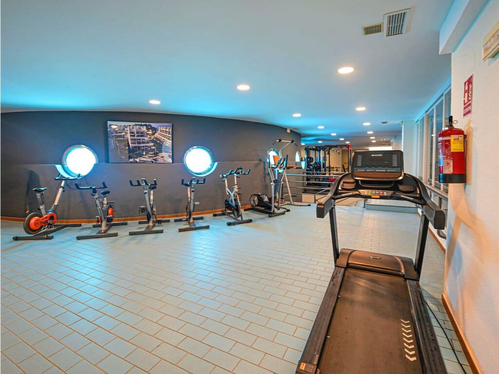 2 slaapkamer Penthouse te koop in Marbella met zwembad garage - € 1.160.000 (Ref: 9850949)