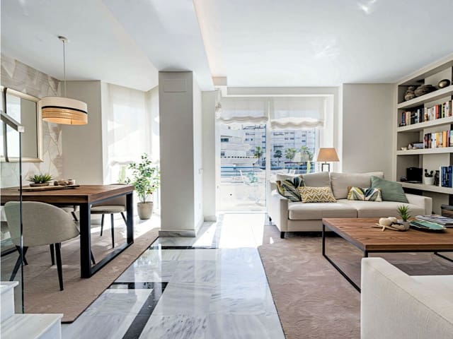 2 soveværelse Penthouse til salg i Marbella Centro, Marbella med swimmingpool garage - € 1.160.000 (Ref: 9850949)