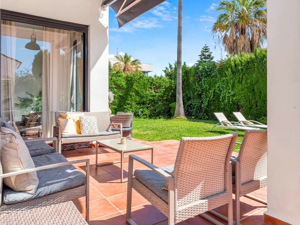 6 chambre Villa/Maison à vendre à Nueva Andalucia avec piscine garage - 1 400 000 € (Ref: 9857514)