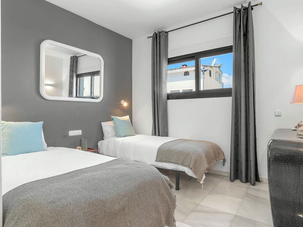 6 chambre Villa/Maison à vendre à Nueva Andalucia avec piscine garage - 1 400 000 € (Ref: 9857514)