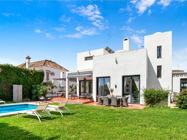 6 chambre Villa/Maison à vendre à Nueva Andalucia, Marbella avec piscine garage - 1 400 000 € (Ref: 9857514)