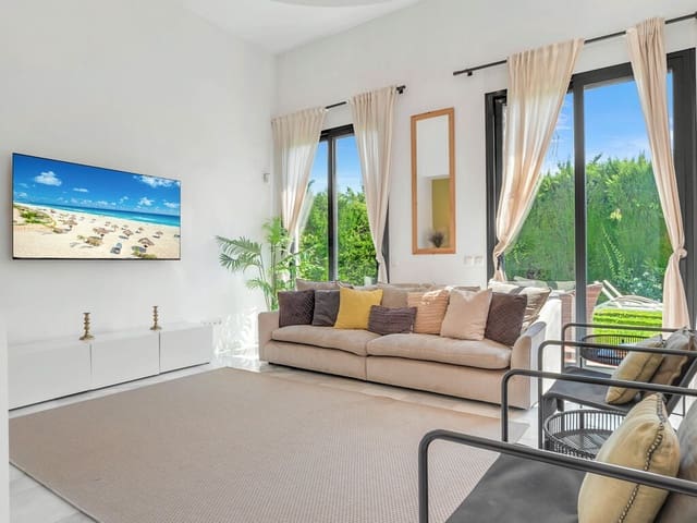 6 chambre Villa/Maison à vendre à Nueva Andalucia, Marbella avec piscine garage - 1 400 000 € (Ref: 9857514)