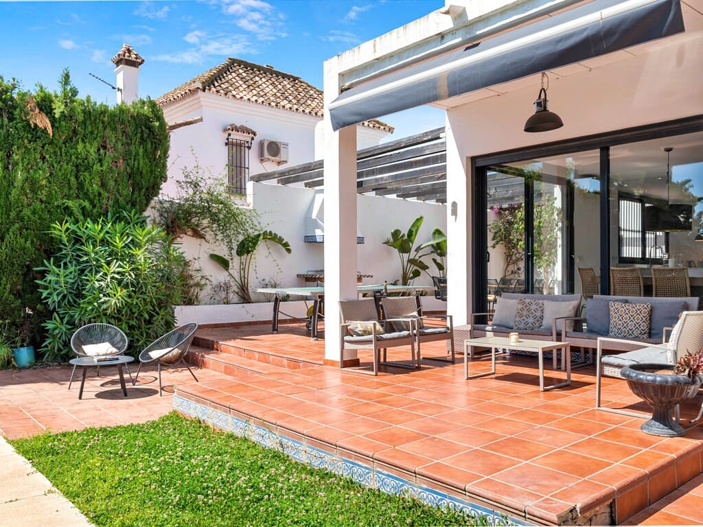 6 chambre Villa/Maison à vendre à Nueva Andalucia avec piscine garage - 1 400 000 € (Ref: 9857514)