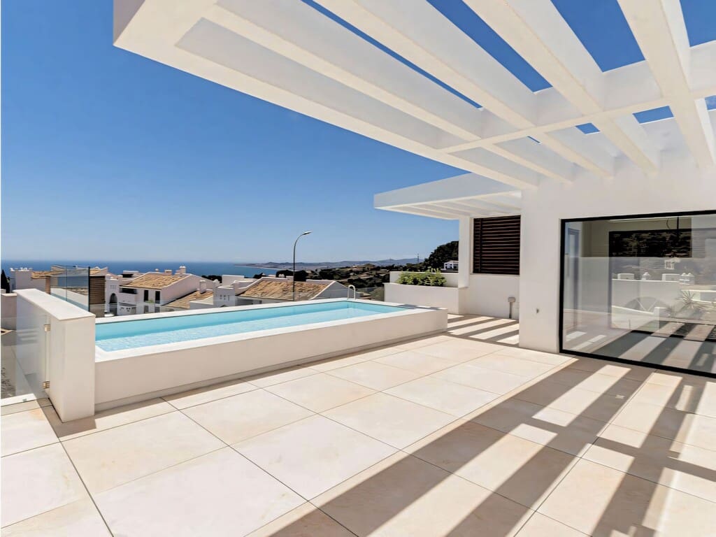 5 soverom Villa til salgs i Benalmadena med svømmebasseng garasje - € 1 850 000 (Ref: 9859614)