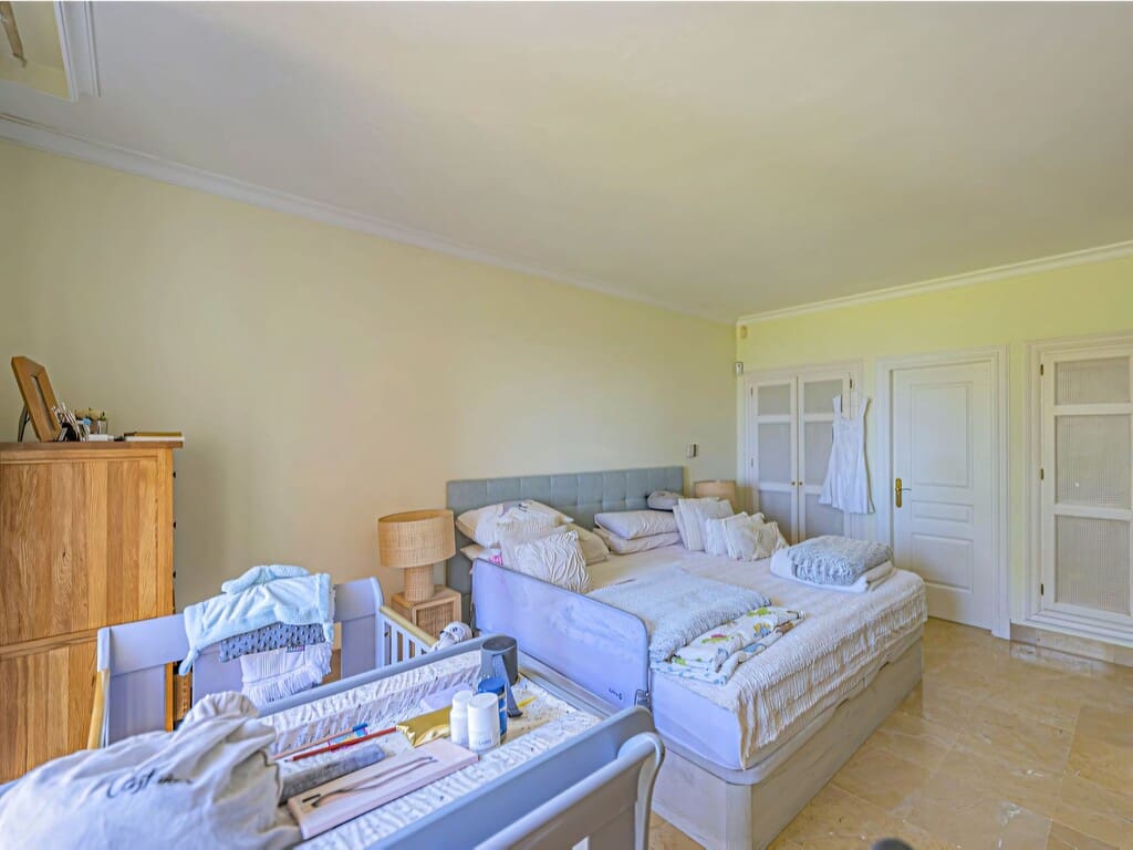 Apartamento de 3 habitaciones en La Mairena en venta con piscina garaje - 895.000 € (Ref: 9861615)