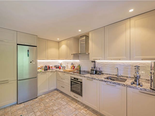 Apartamento de 3 habitaciones en La Mairena, Ojen en venta con piscina garaje - 895.000 € (Ref: 9861615)